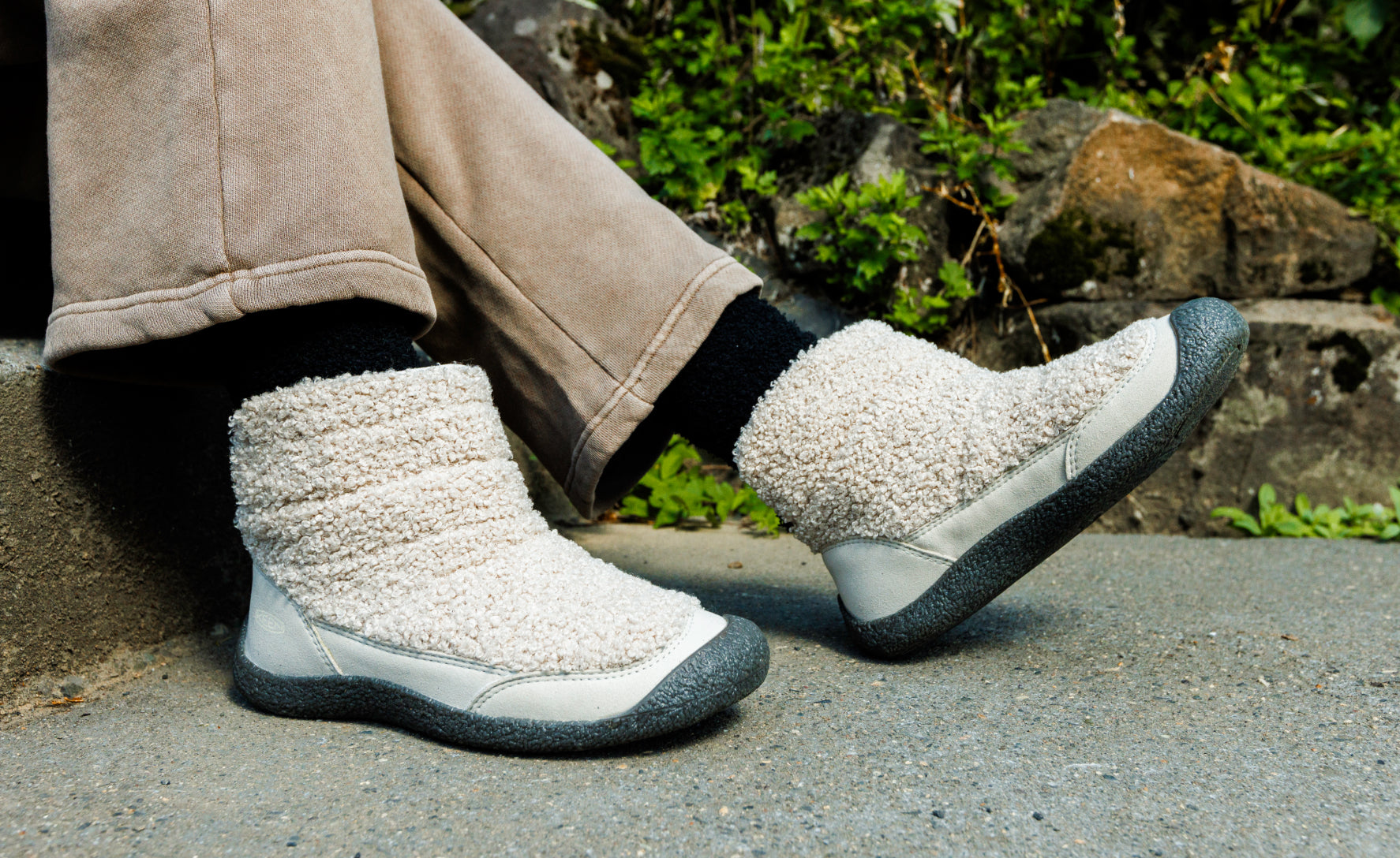 Women's Howser Fold Down | Silver Lining/Black - Image 7