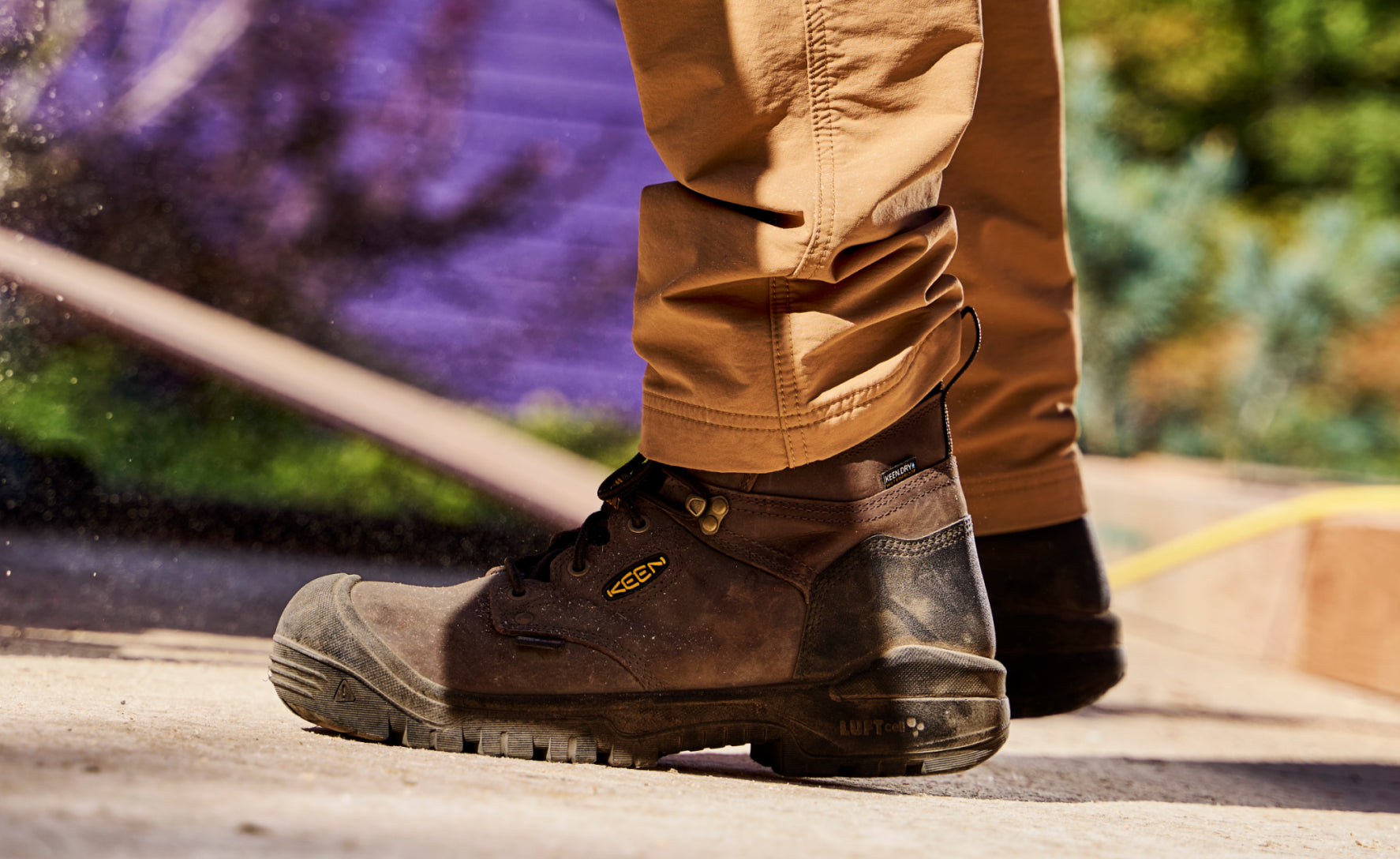 Men's Independence 8 Waterproof Boot (Soft Toe) | Dark Earth/Black - Image 7